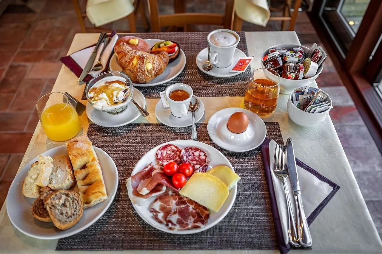 Agriturismo Poggiacolle サン・ジミニャーノ